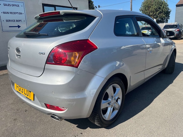 Used Kia Pro Ceed 2013 for sale - 74996932: Photo 13