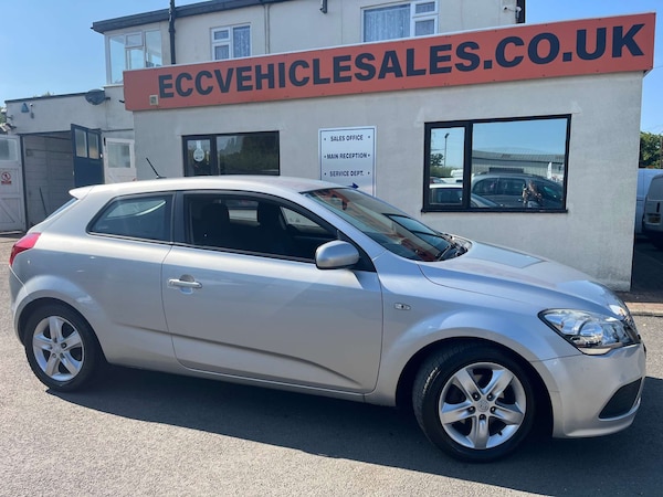 Used Kia Pro Ceed 2013 for sale - 74996932: Photo 1