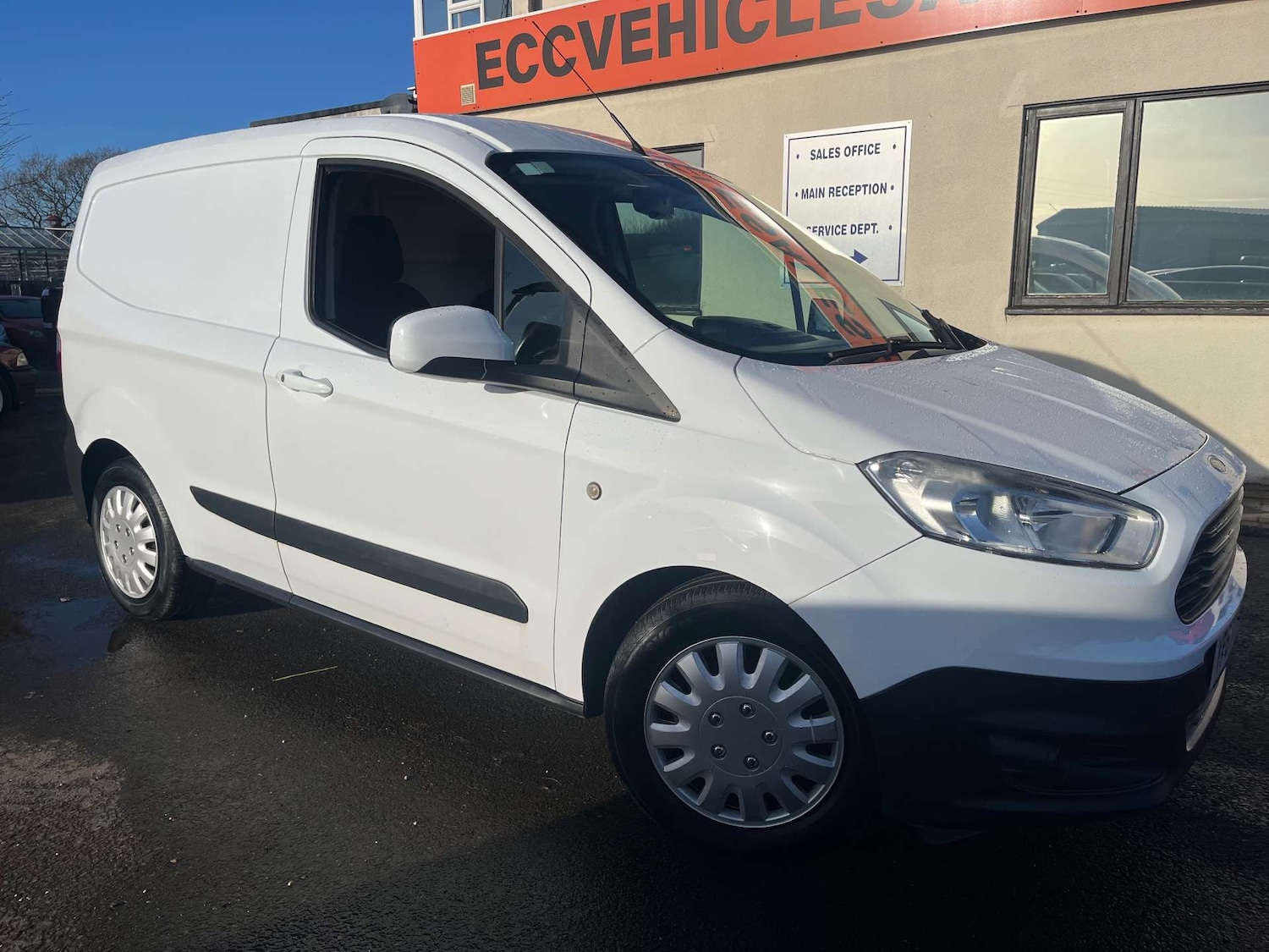 Used Ford Transit Courier 2017 for sale - 77022418: Photo 2