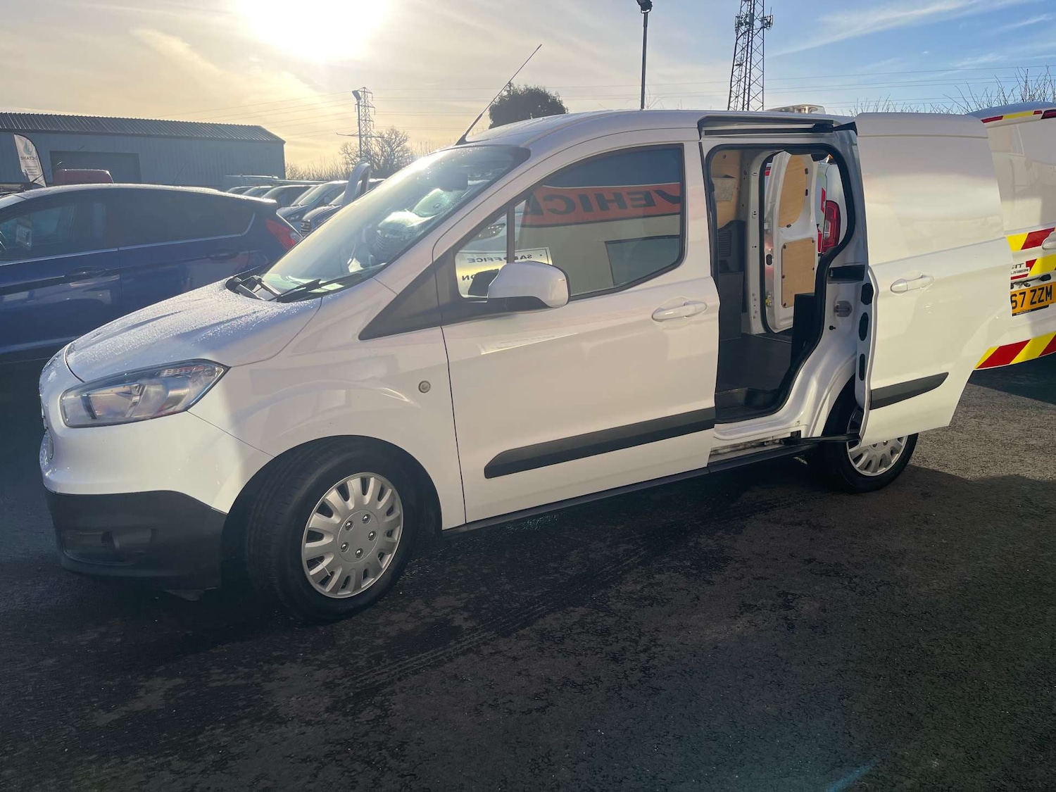 Used Ford Transit Courier 2017 for sale - 77022418: Photo 35