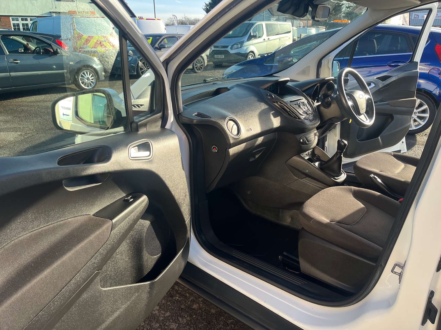 Used Ford Transit Courier 2017 for sale - 77022418: Photo 37