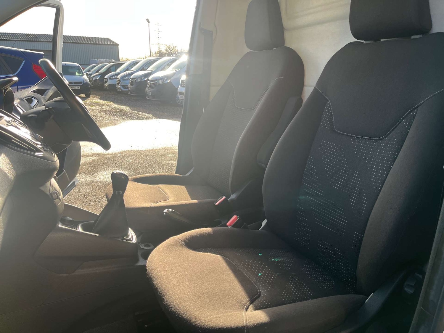 Used Ford Transit Courier 2017 for sale - 77022418: Photo 40