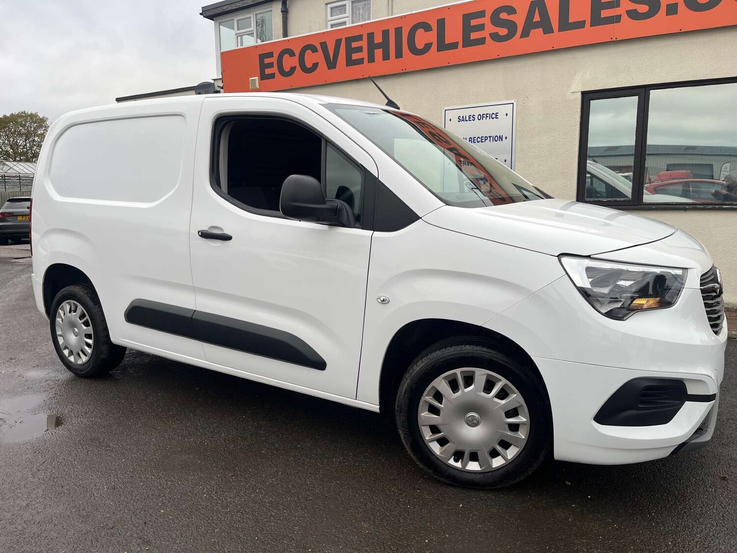 Used Vauxhall Combo 2020 for sale - 76640023: Photo 2