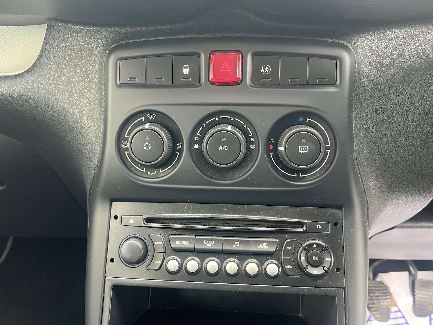 Used Citroen C3 Picasso 2012 for sale - 77380645: Photo 23