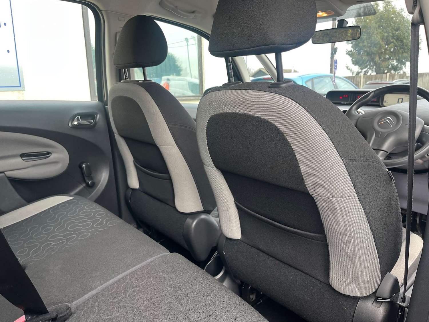 Used Citroen C3 Picasso 2012 for sale - 77380645: Photo 28