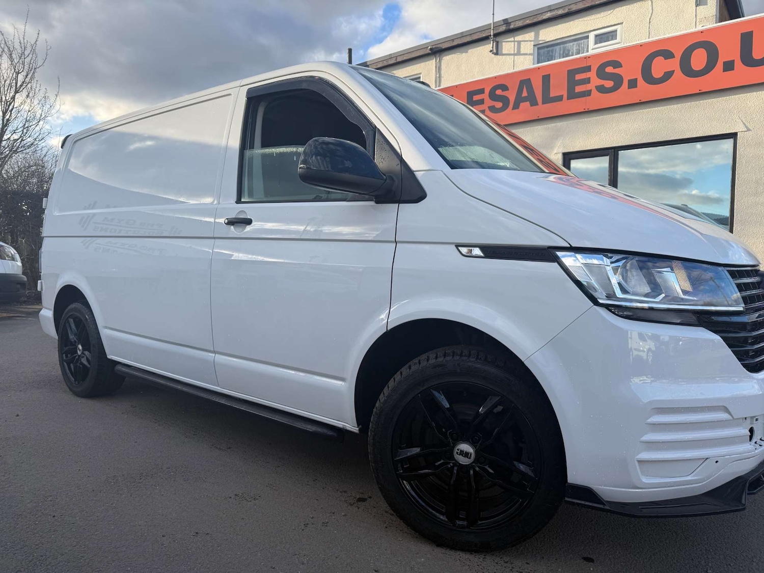Used Volkswagen Transporter 2020 for sale - 77477829: Photo 2