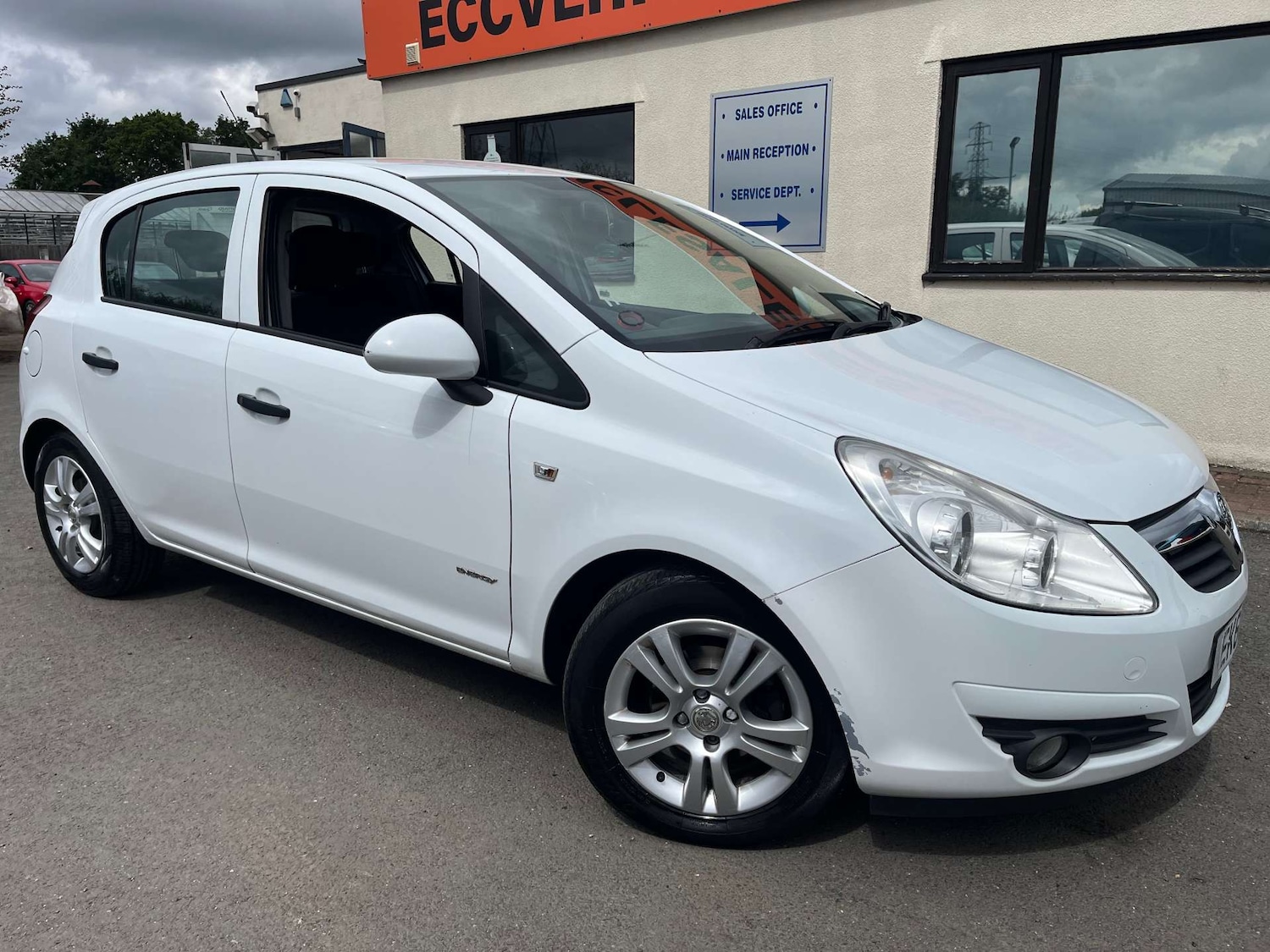 Used Vauxhall Corsa 2010 for sale - 77235339: Photo 2