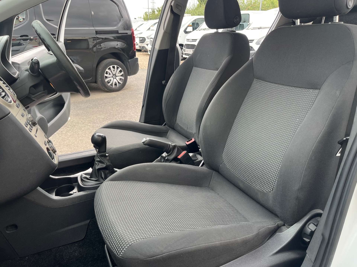 Used Vauxhall Corsa 2010 for sale - 77235339: Photo 38