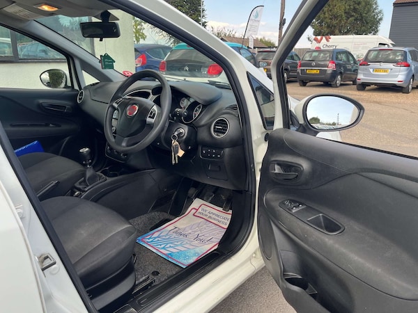 Used Fiat Punto 2017 for sale - 75557538: Photo 16
