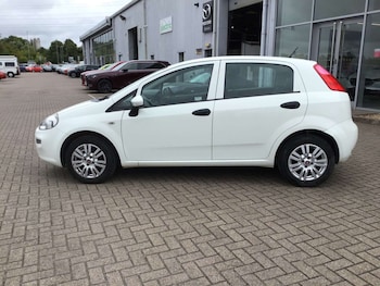 Used Fiat Punto 2017 for sale - 75557538: Photo