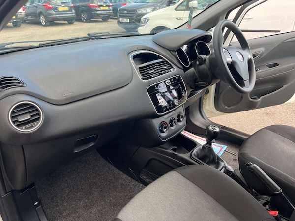 Used Fiat Punto 2017 for sale - 75557538: Photo 38
