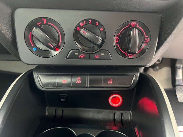 Used Audi A1 2011 for sale - 76219312: Photo 23