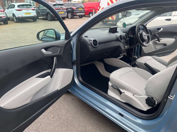 Used Audi A1 2011 for sale - 76219312: Photo 30