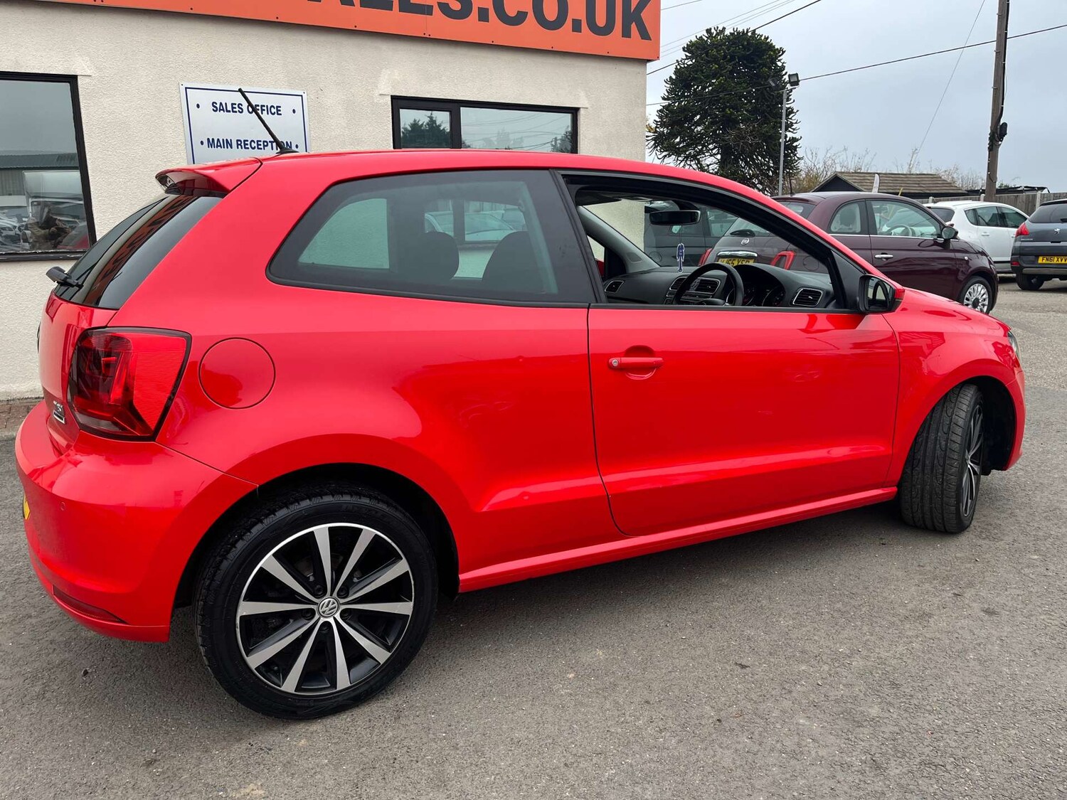 Used Volkswagen Polo 2017 for sale - 76507201: Photo 14
