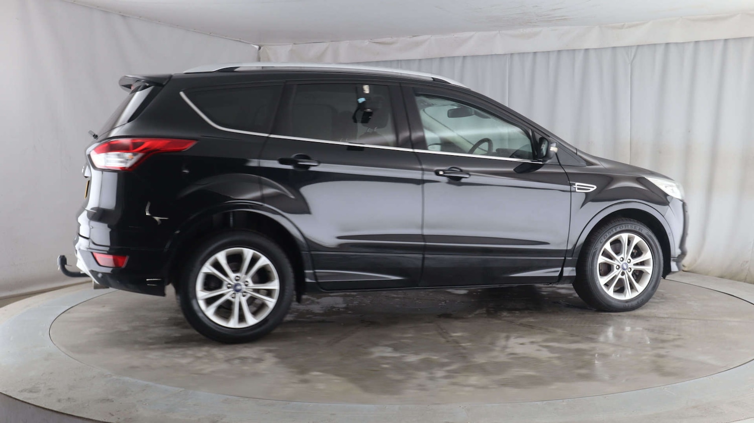 Used Ford Kuga 2015 for sale - 77271581: Photo 2