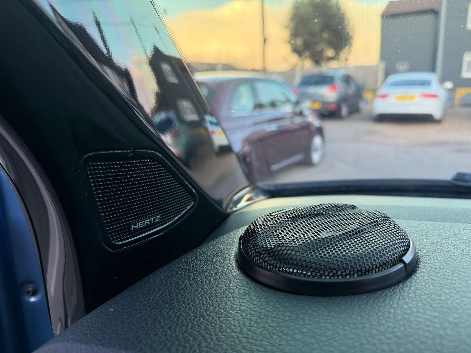 Used Volkswagen Transporter 2015 for sale - 76385788: Photo 11