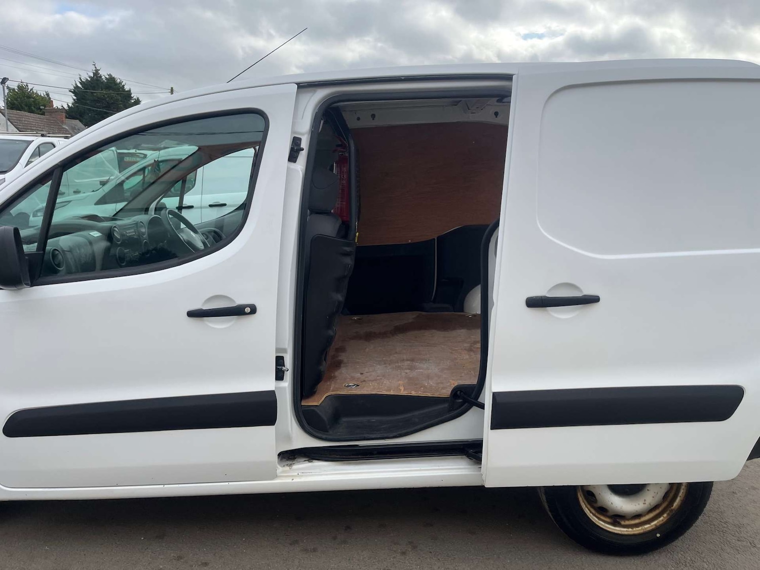 Used Peugeot Partner 2016 for sale - 77678633: Photo 16