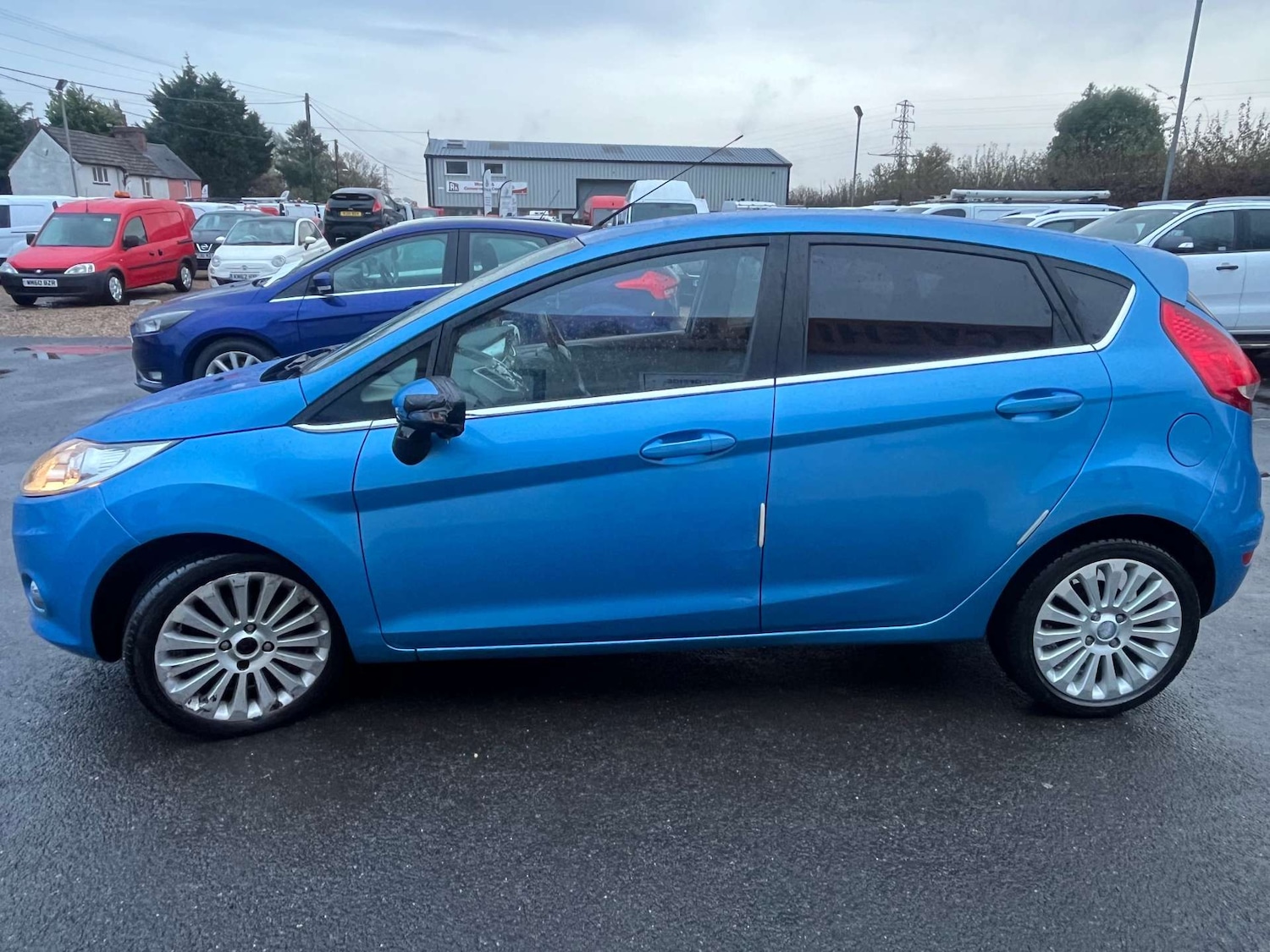 Used Ford Fiesta 2010 for sale - 76762544: Photo 8
