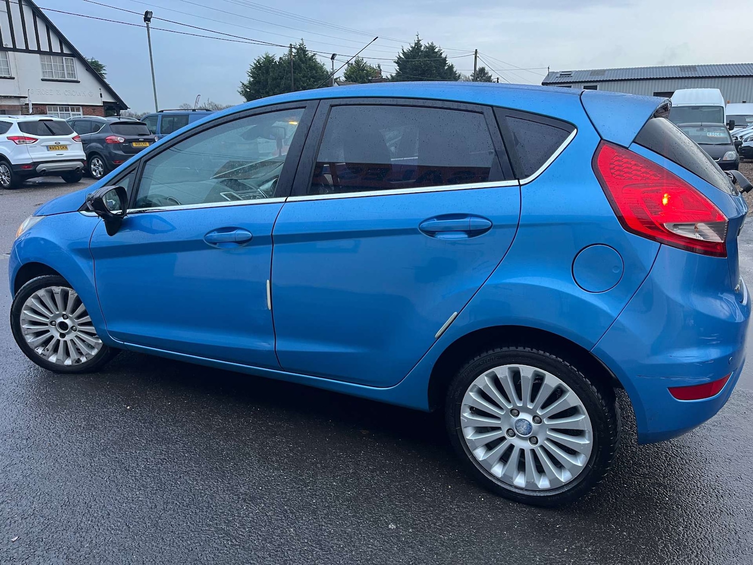 Used Ford Fiesta 2010 for sale - 76762544: Photo 9
