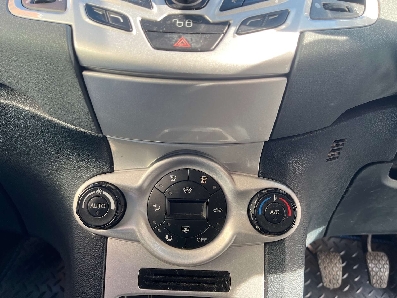 Used Ford Fiesta 2010 for sale - 76414864: Photo 12