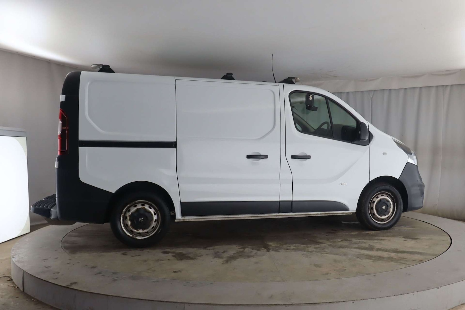 Used Vauxhall Vivaro 2014 for sale - 77821635: Photo 2