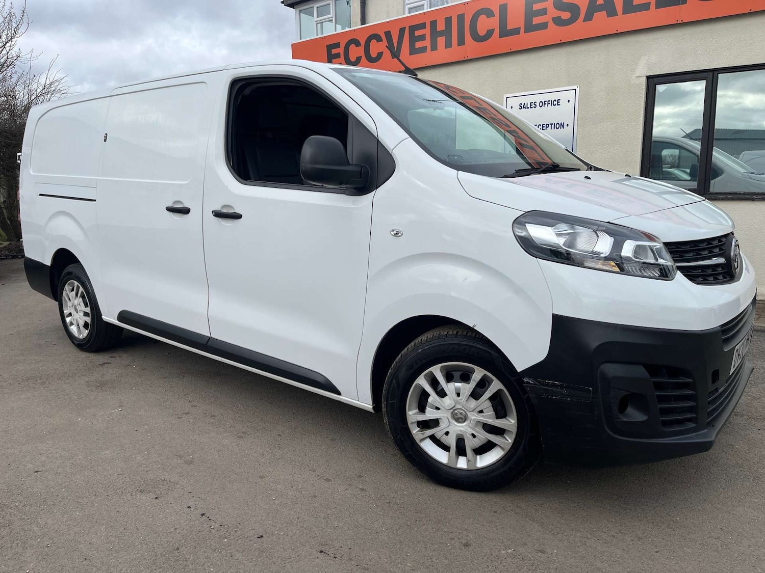 Used Vauxhall Vivaro 2020 for sale - 77678649: Photo 2