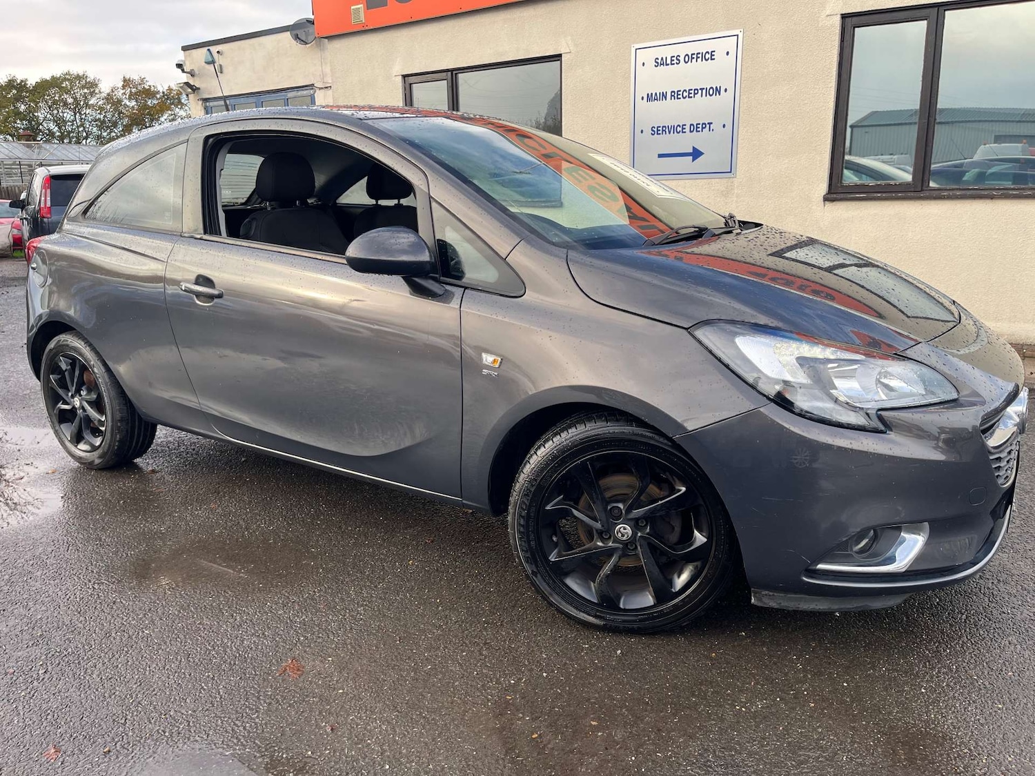 Used Vauxhall Corsa 2015 for sale - 76628313: Photo 2