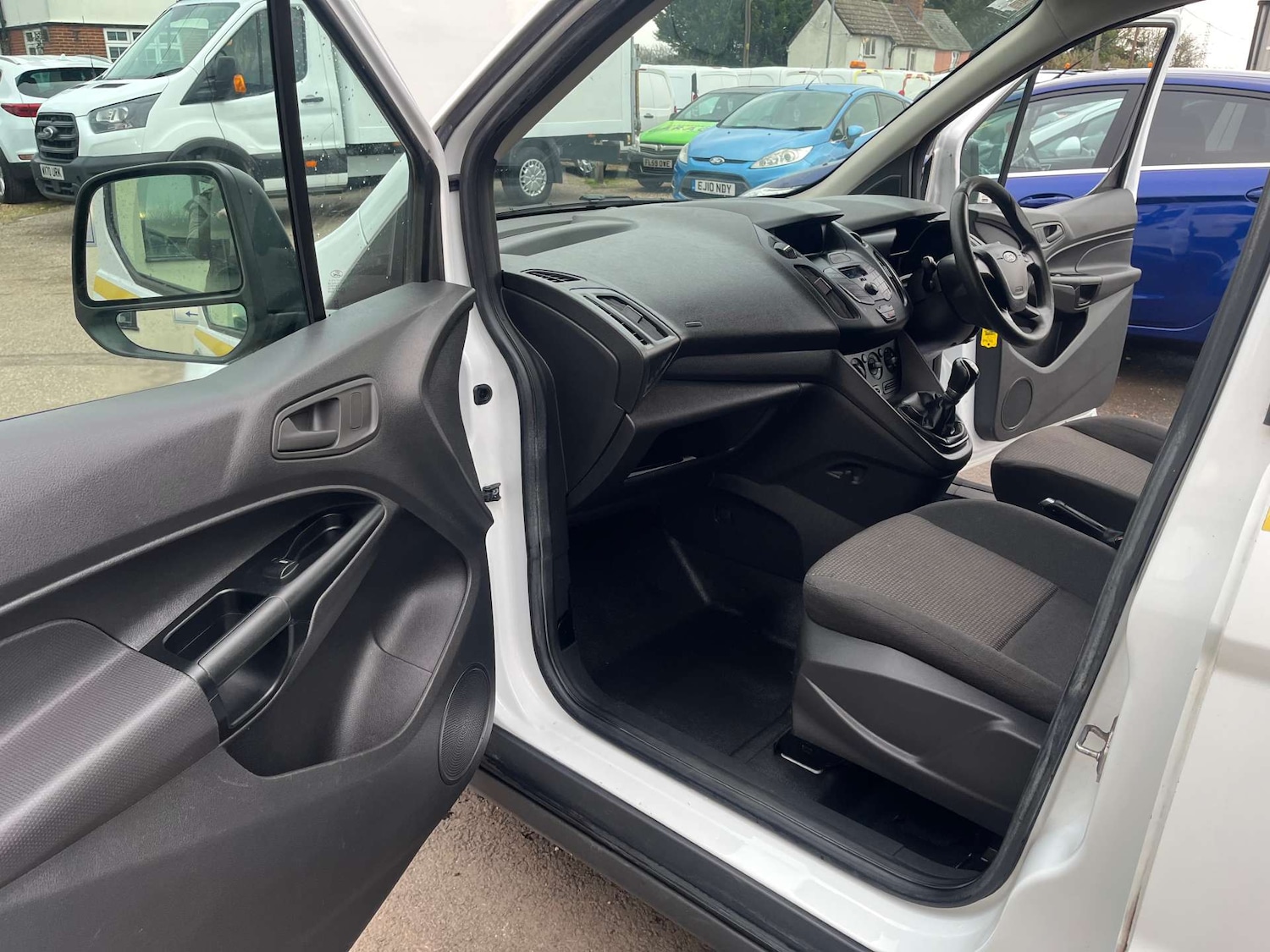 Used Ford Transit Connect 2018 for sale - 76948230: Photo 22