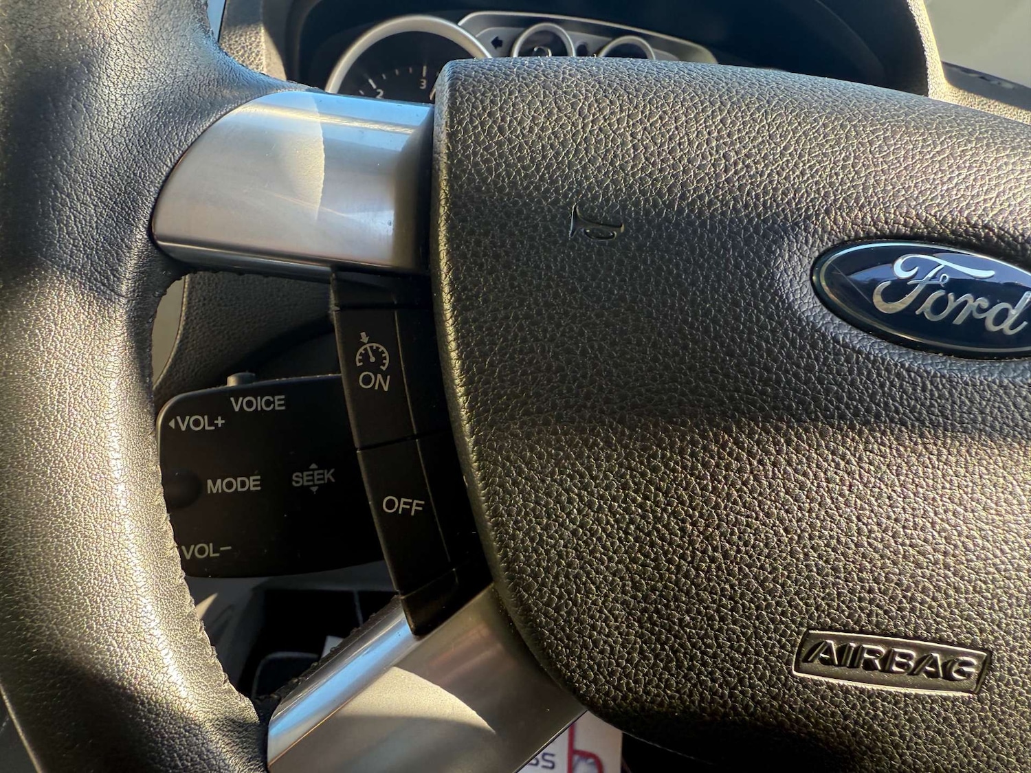 Used Ford Kuga 2011 for sale - 76651373: Photo 21