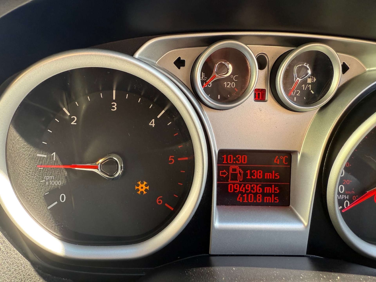 Used Ford Kuga 2011 for sale - 76651373: Photo 23