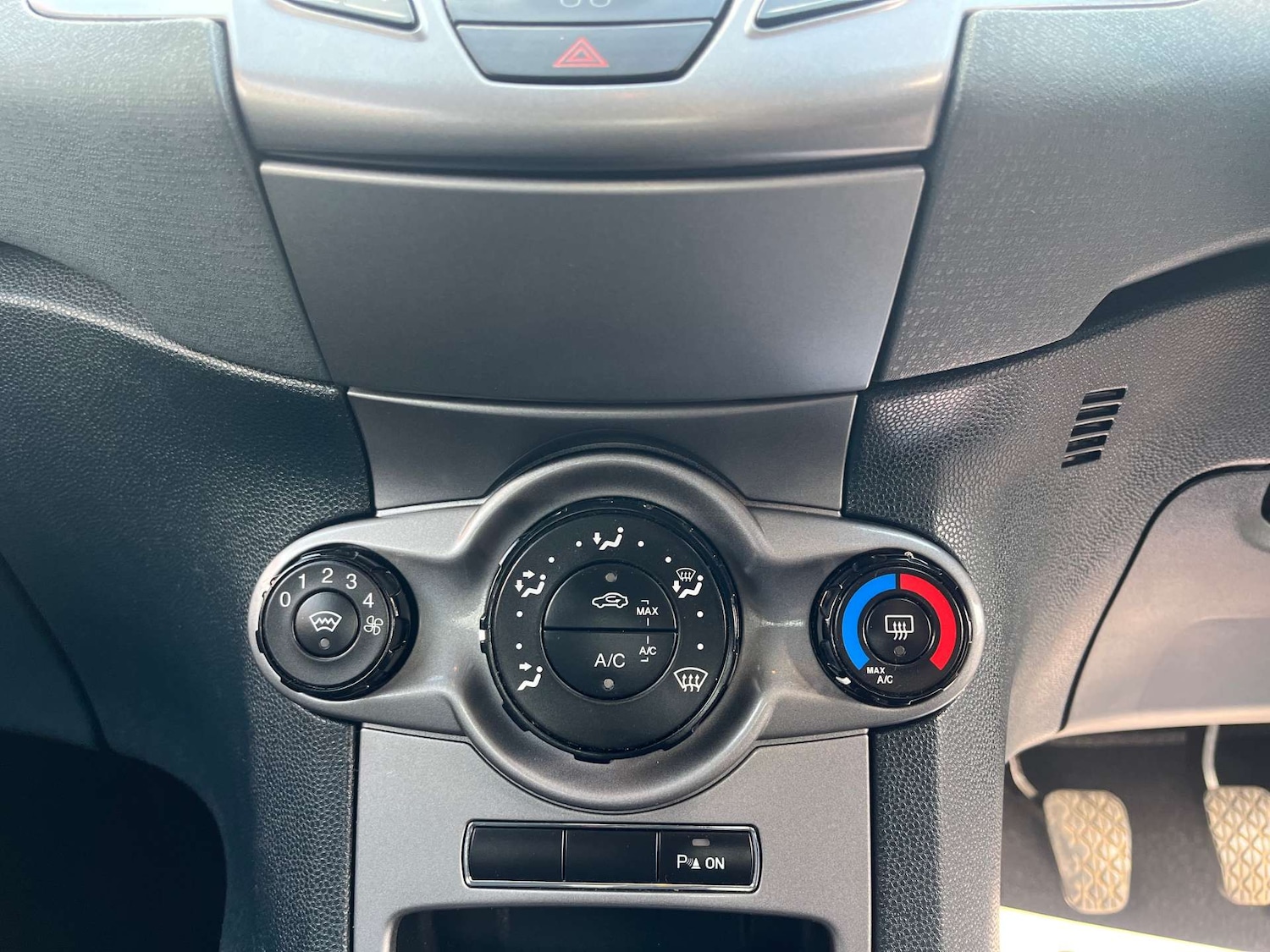 Used Ford Fiesta 2011 for sale - 76601743: Photo 24