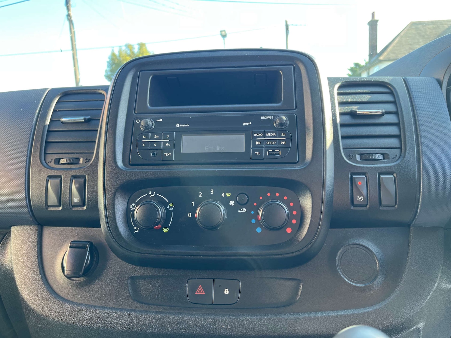 Used Vauxhall Vivaro 2015 for sale - 77678651: Photo 12