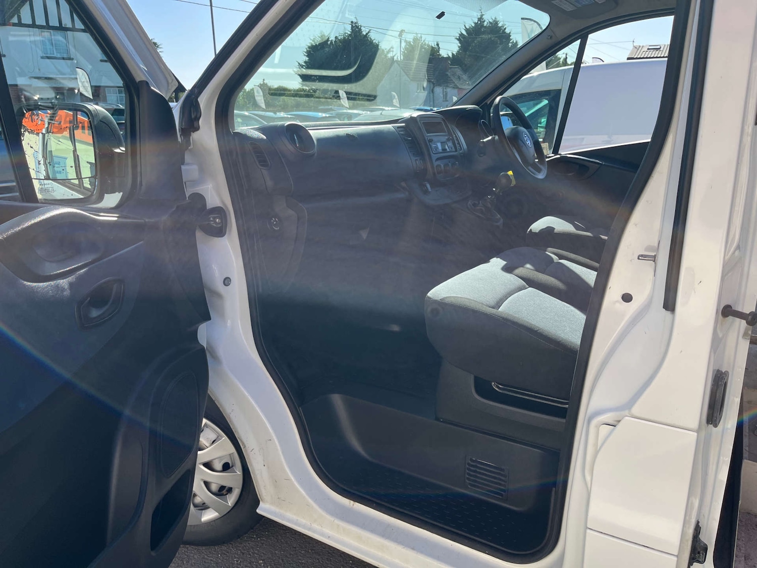 Used Vauxhall Vivaro 2015 for sale - 77678651: Photo 23