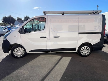 Used Vauxhall Vivaro 2015 for sale - 77678651: Photo