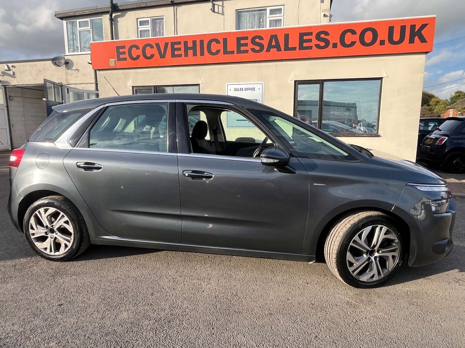 Used Citroen C4 Picasso 2013 for sale - 76567763: Photo 1