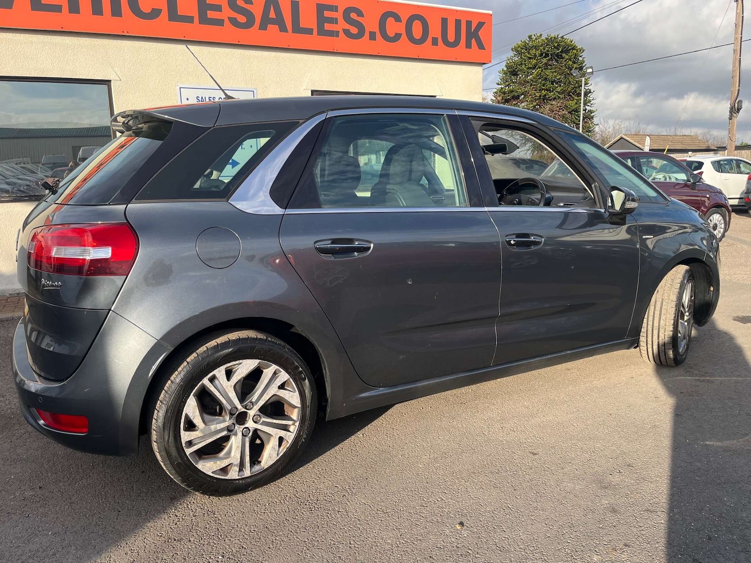 Used Citroen C4 Picasso 2013 for sale - 76567763: Photo 14