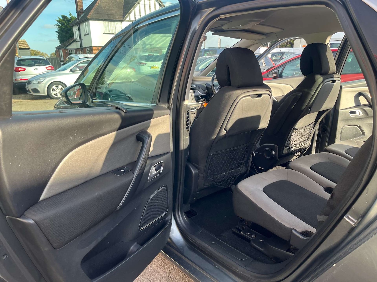 Used Citroen C4 Picasso 2013 for sale - 76567763: Photo 35