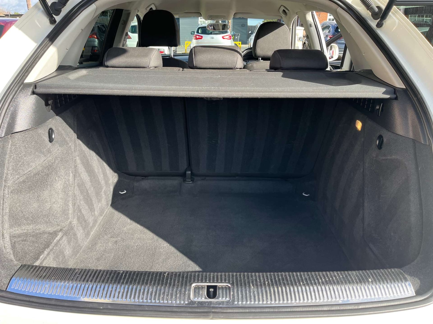 Used Audi Q3 2012 for sale - 76363969: Photo 33