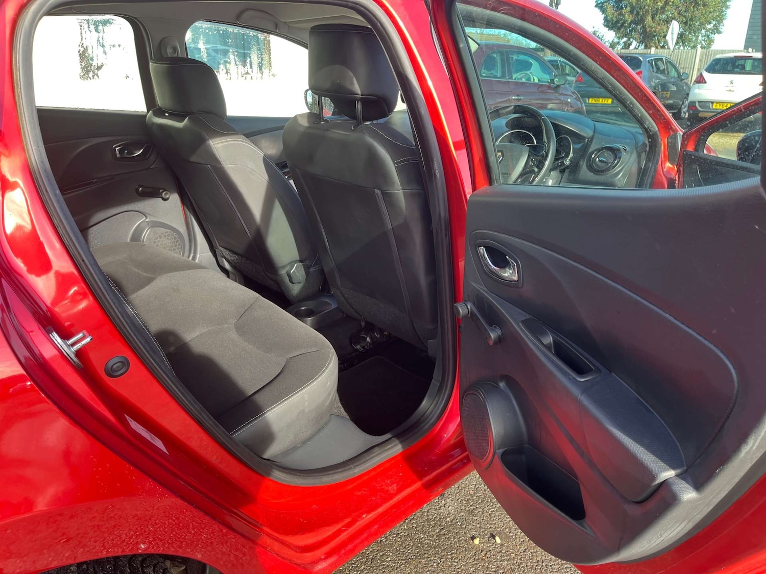 Used Renault Clio 2014 for sale - 76414886: Photo 28