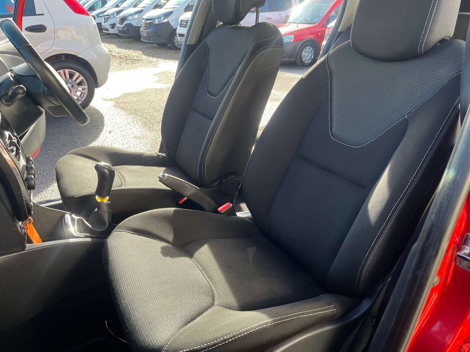 Used Renault Clio 2014 for sale - 76414886: Photo 39