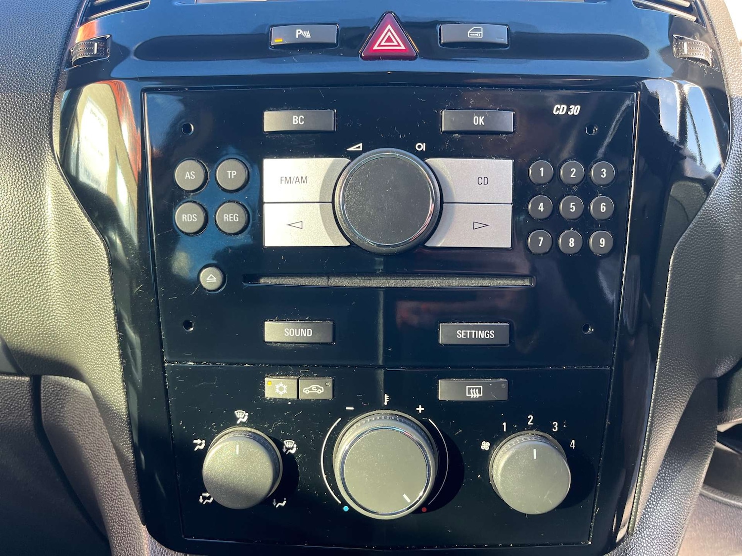 Used Vauxhall Zafira 2011 for sale - 76651377: Photo 24