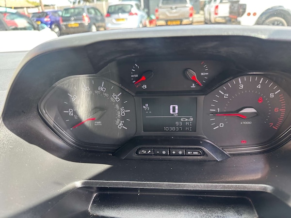 Used Peugeot Partner 2020 for sale - 75639979: Photo 17