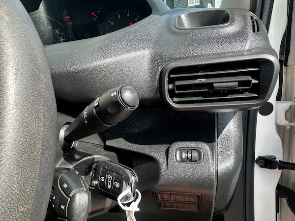 Used Peugeot Partner 2020 for sale - 75639979: Photo 31
