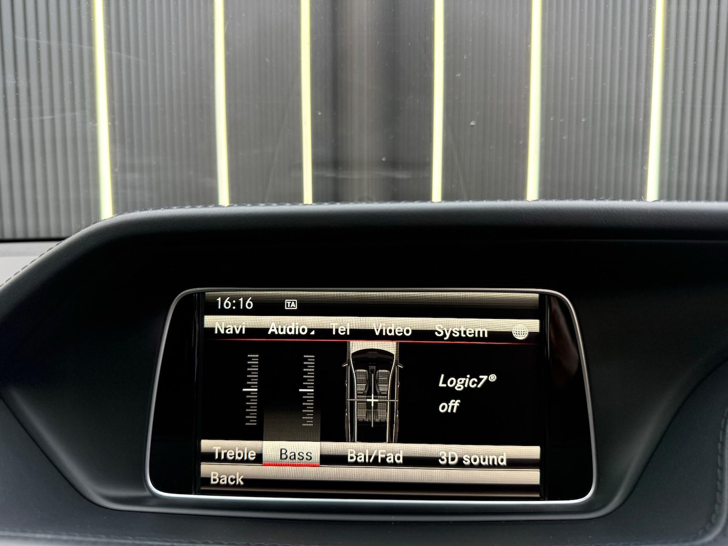 Used Mercedes-Benz E Class 2015 for sale - 76692913: Photo 31