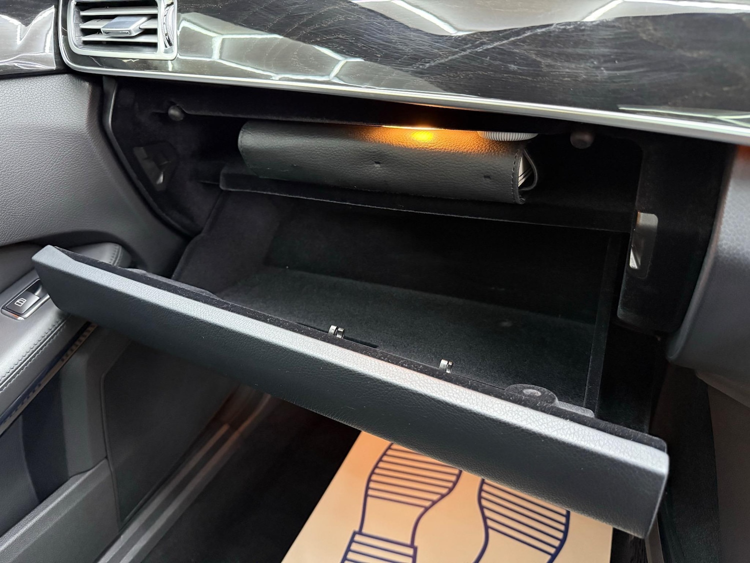 Used Mercedes-Benz E Class 2015 for sale - 76692913: Photo 33