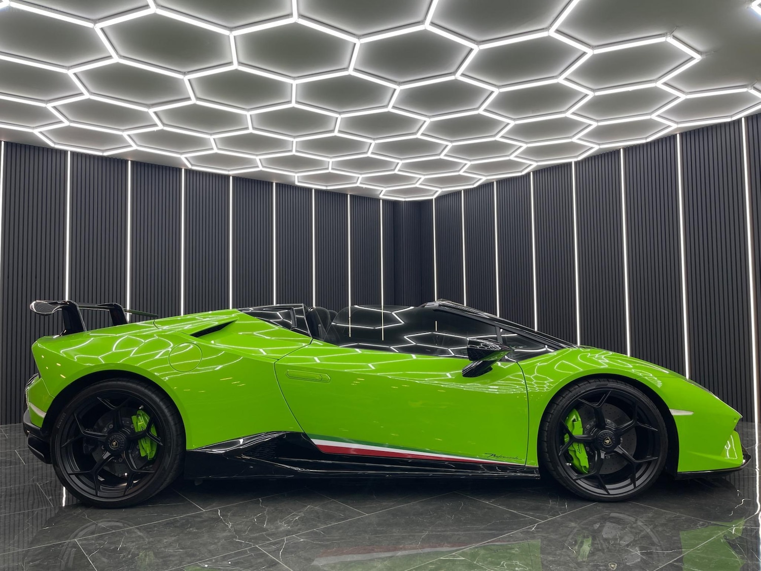 Used Lamborghini Huracan 2019 for sale - 76692912: Photo 11