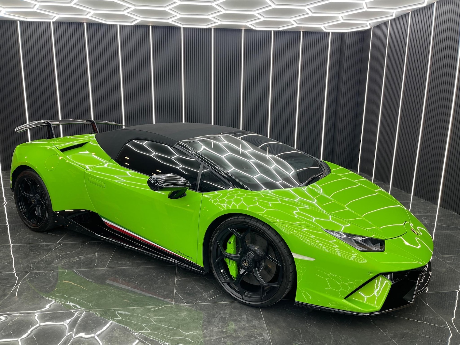 Used Lamborghini Huracan 2019 for sale - 76692912: Photo 20