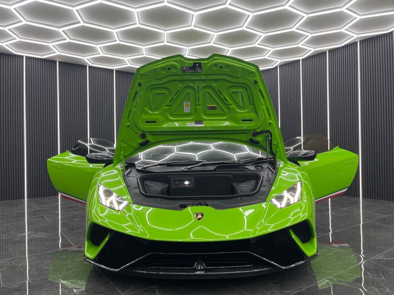 Used Lamborghini Huracan 2019 for sale - 76692912: Photo 25