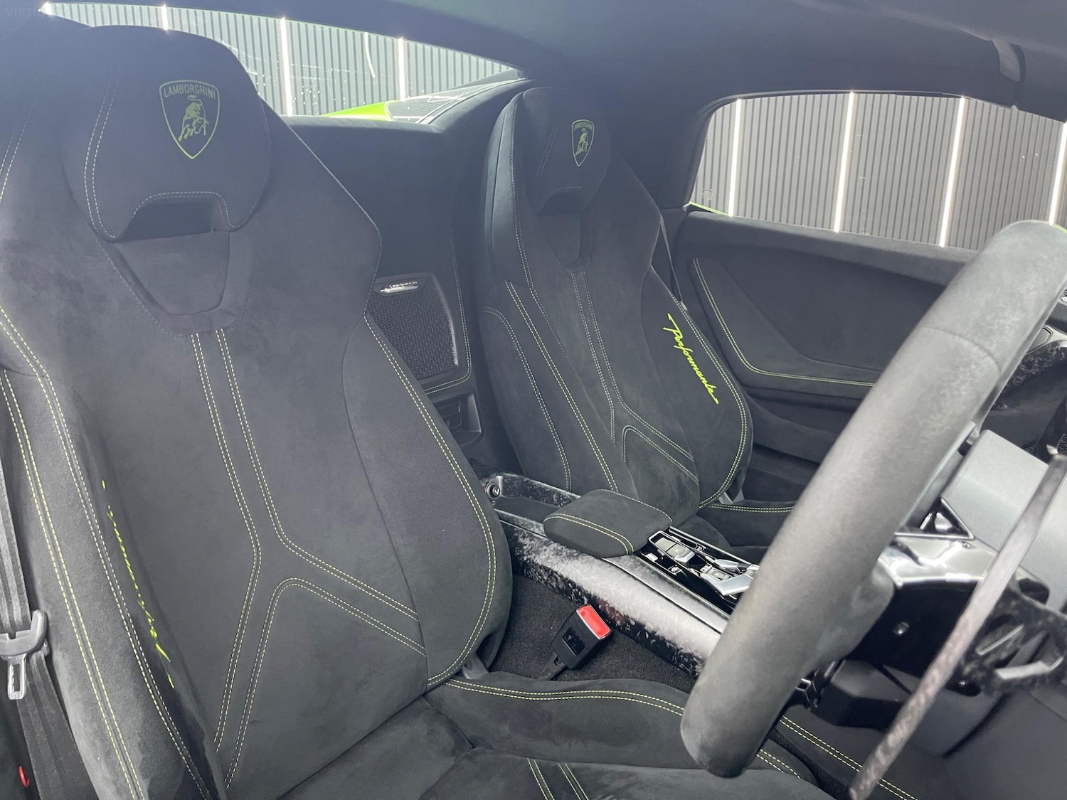 Used Lamborghini Huracan 2019 for sale - 76692912: Photo 40