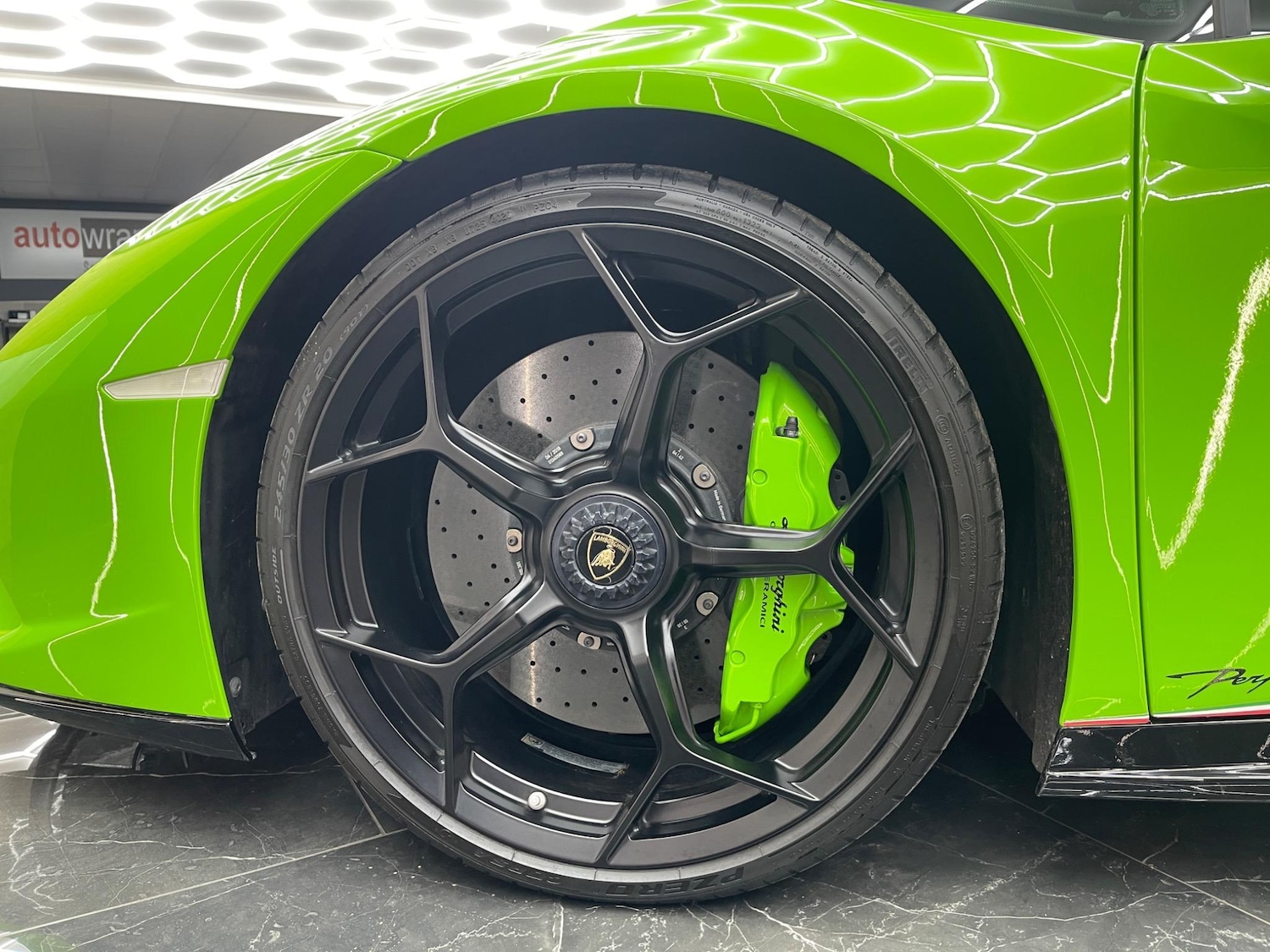 Used Lamborghini Huracan 2019 for sale - 76692912: Photo 60